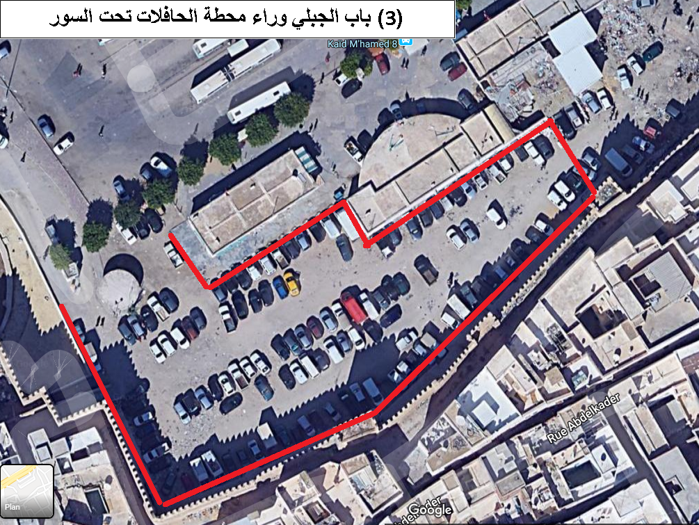 Beb El Jebli derrière la gare routière sous la clôture